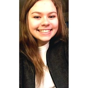 Meet your Posher, Lauren